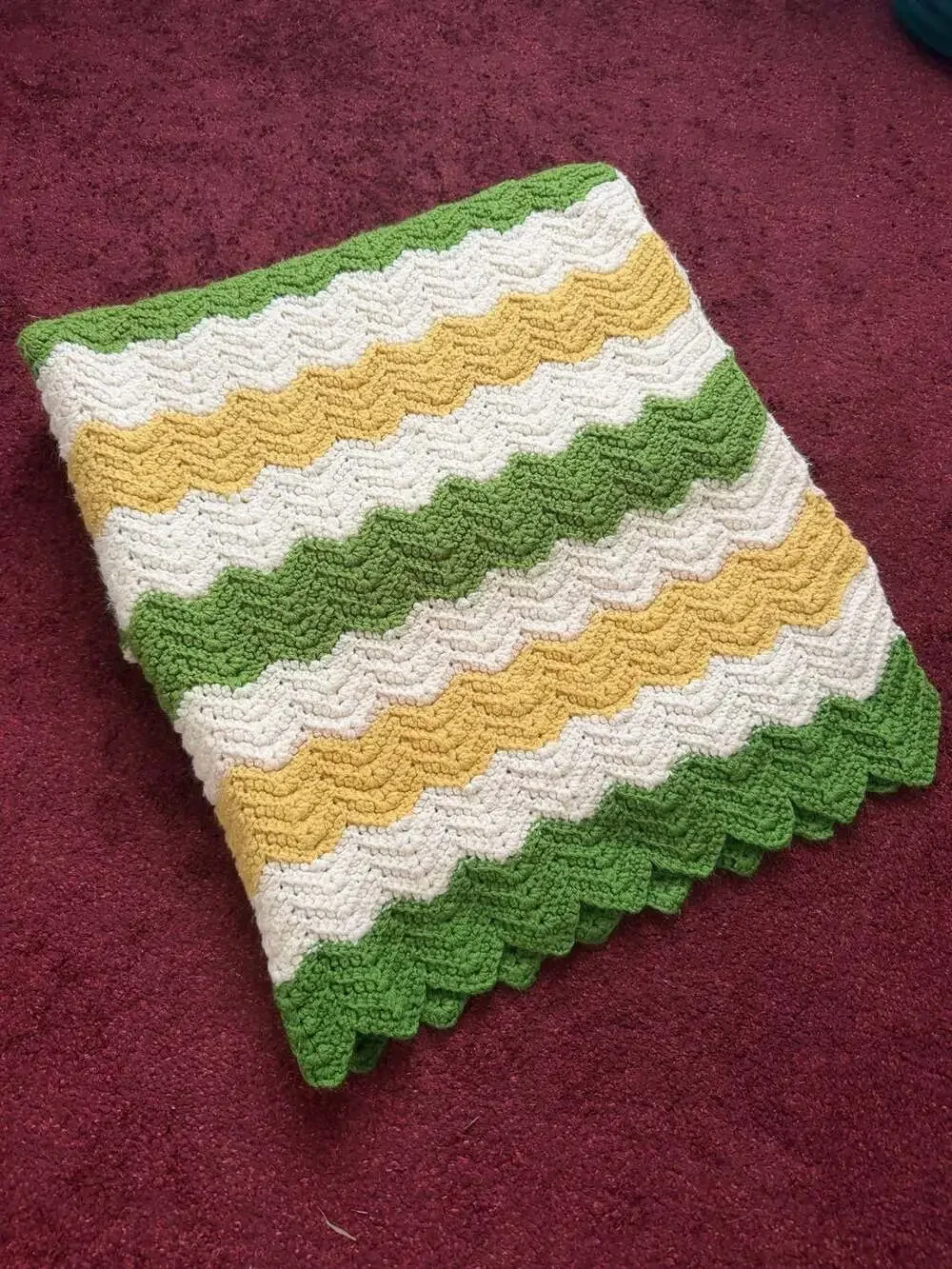 Vintage Handcrafted Crochet Chevron Afghan Green Yellow White 40 x 65 in